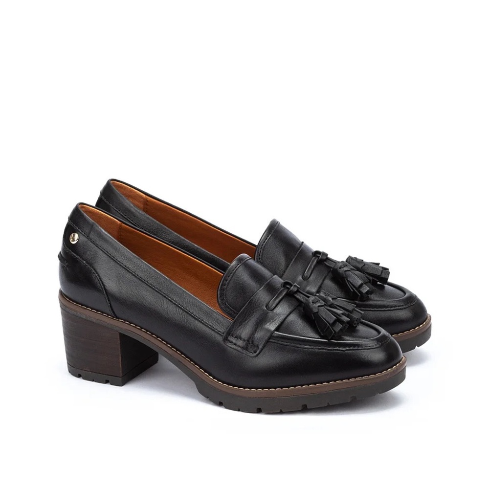 NIB Pikolinos Llanes Heeled Loafer in black leather